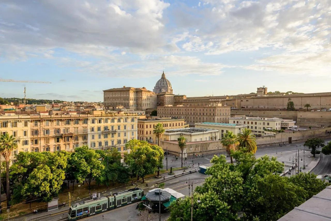 Suite 06 Rome 4*,