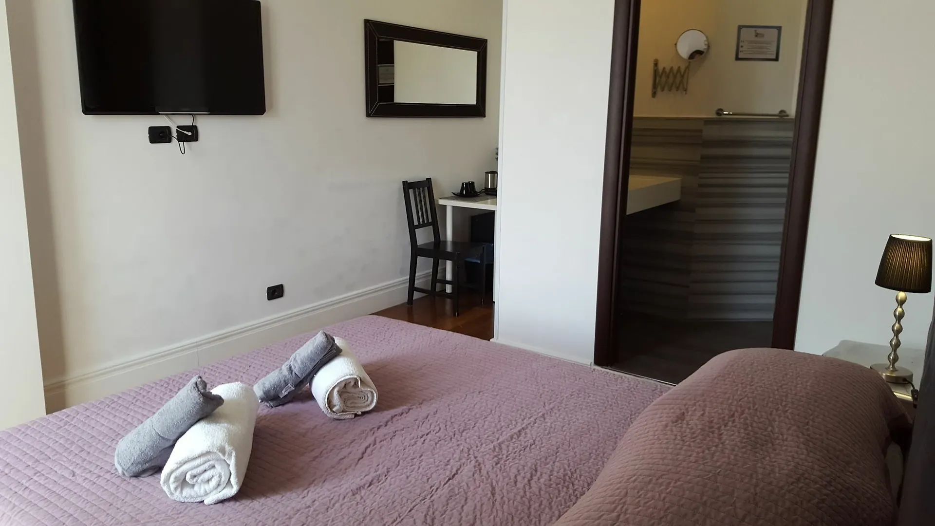 Suite 06 Rome 4*,