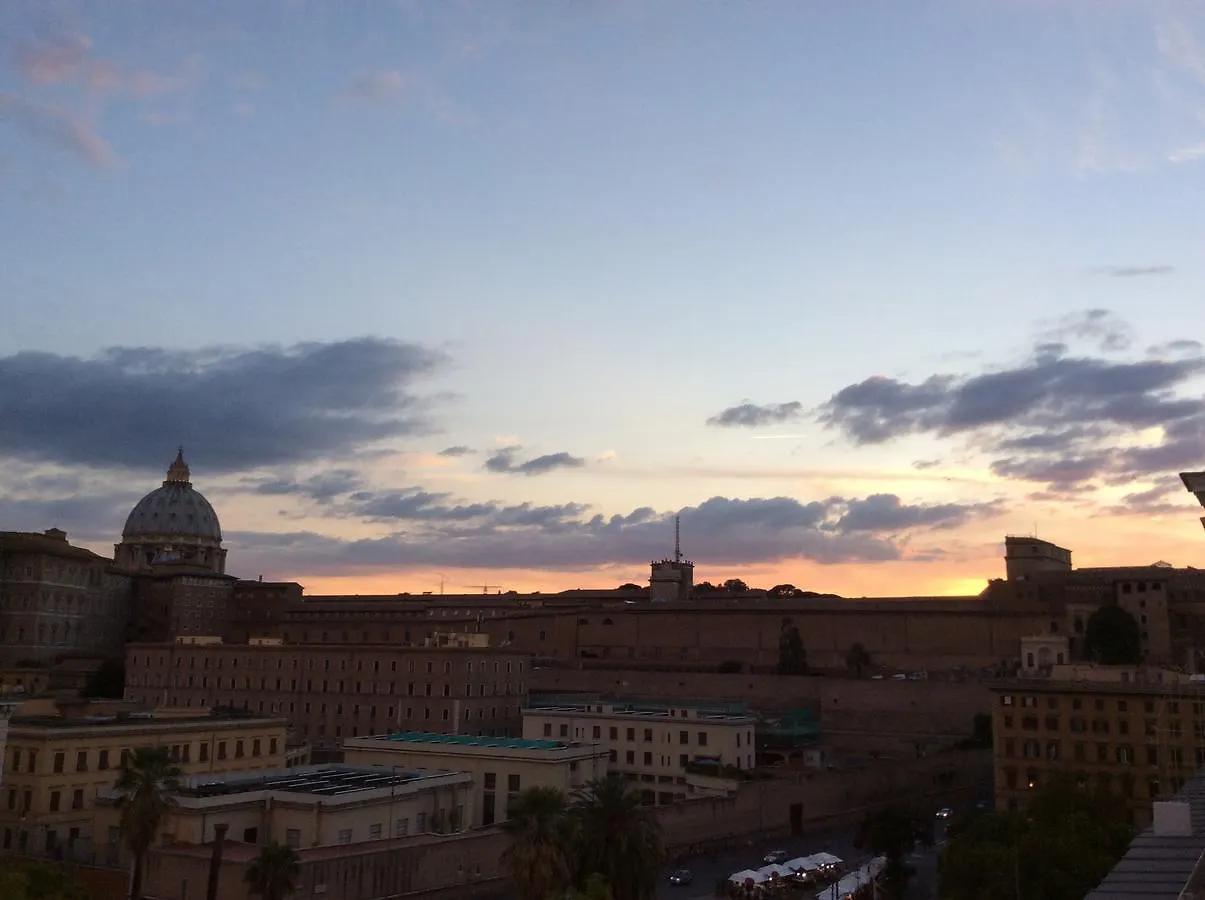 Suite 06 Rome 4*,